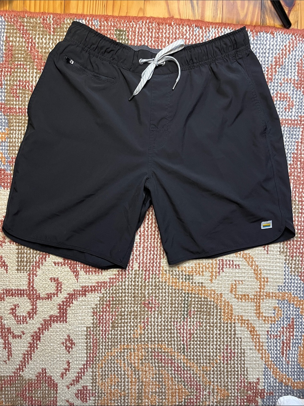 Vuori Banks Shorts Men’s Large Black Athletic Hybrid Shorts EUC